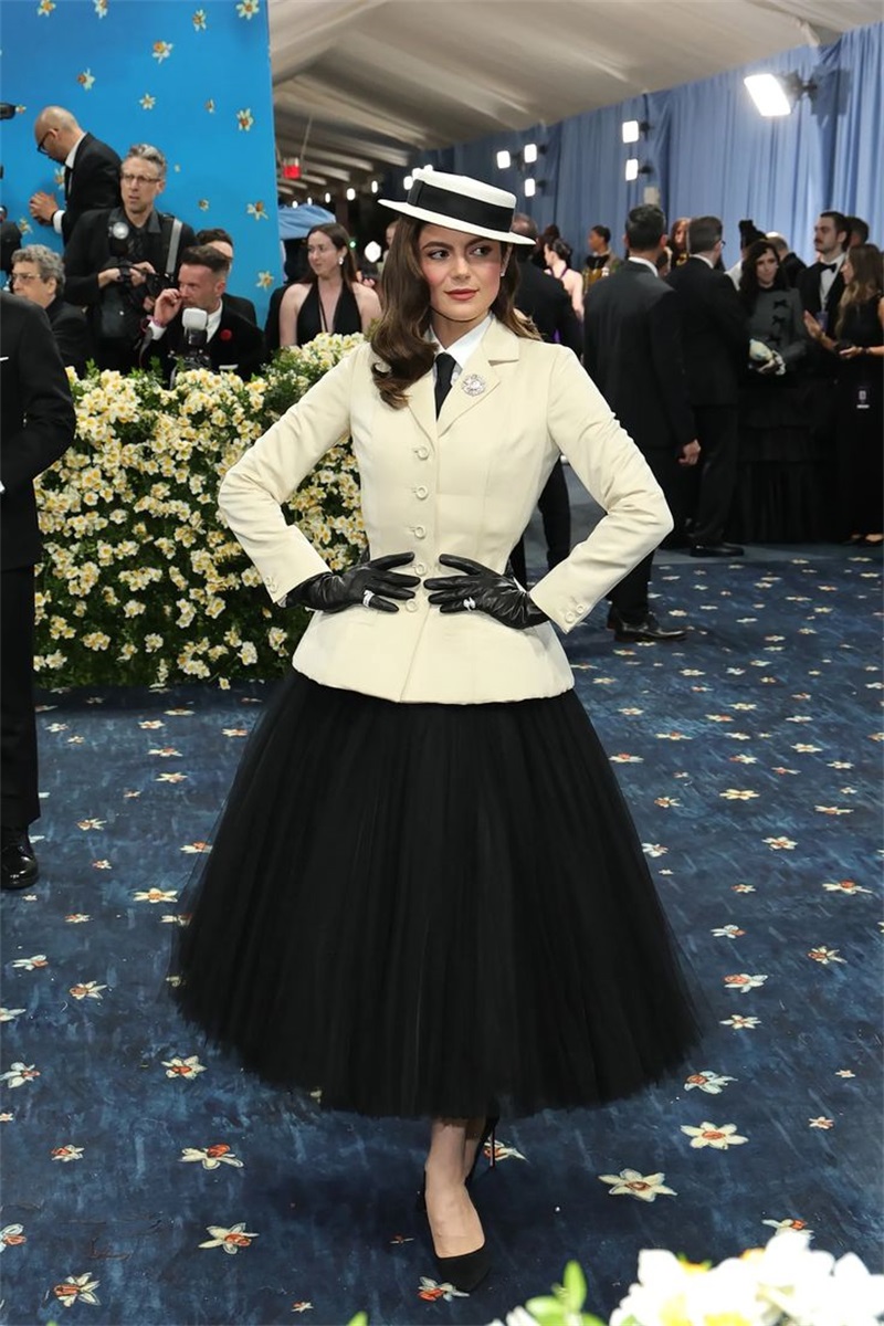 Women Formal Wear With Skirt - 白人女性のオフィススーツスカートセット夏 2 ピースブレザー + 黒チュールウエディングドレスカスタマイズされたデザイナーフォーマルビジネスジャケット