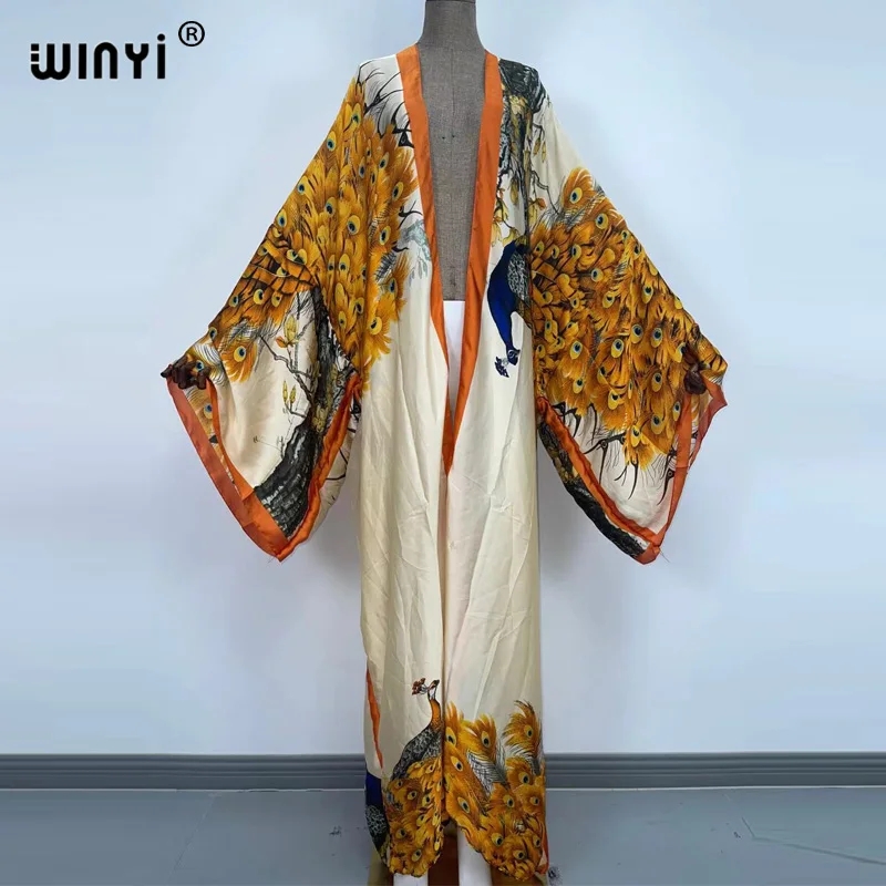 Winyi-女性のためのクラシックな孔雀のプリント着物、セク - Young Women'S Formal Wear のレビューと価格