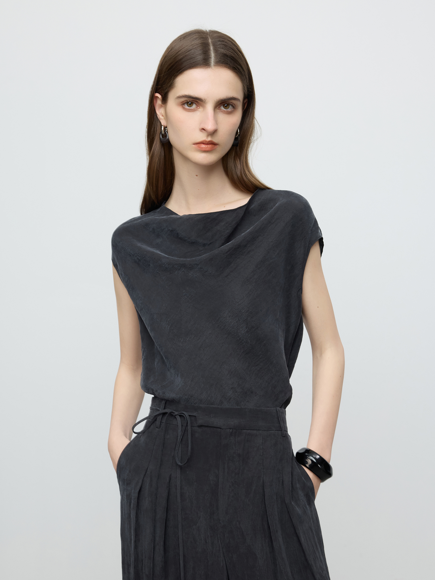 FSLE 【プレミアムシリーズ】ドレープカラーノースリーブシ - Women'S Formal Wear Suits のレビューと価格