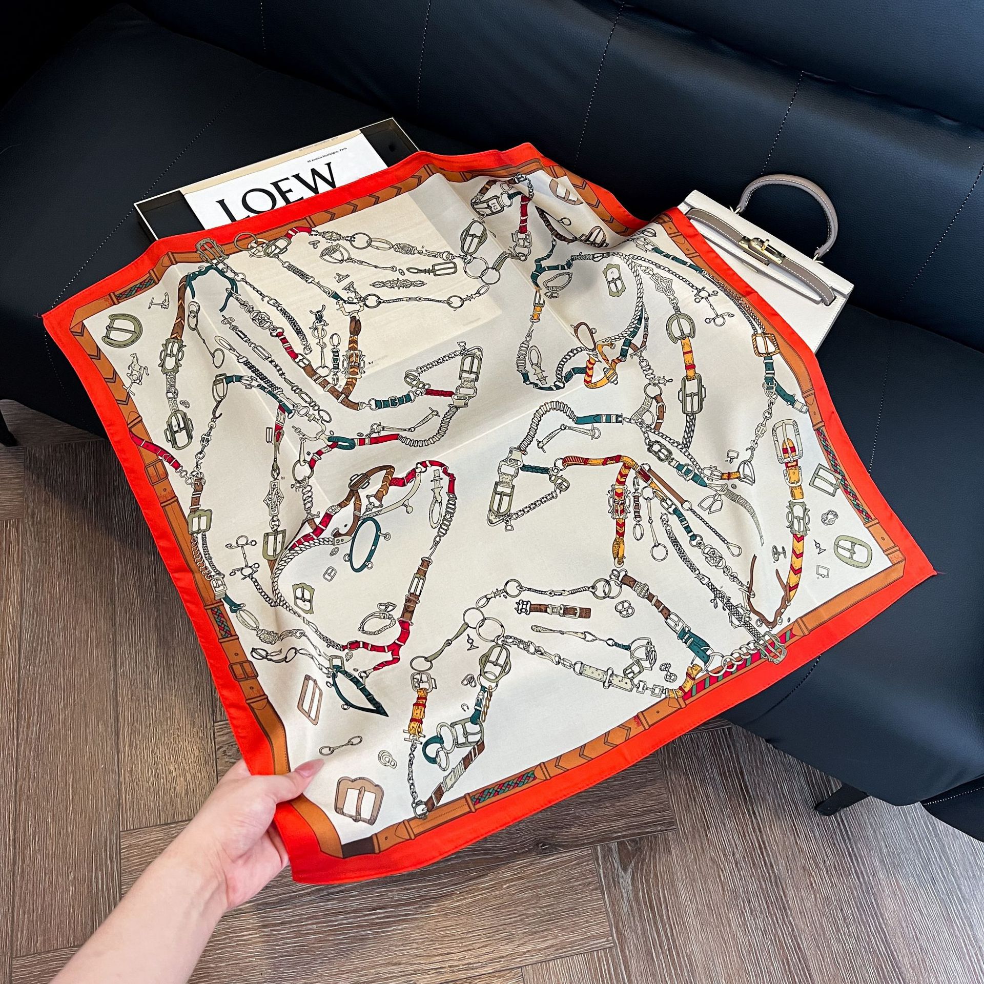 高級ブランドチェーンプリント小さな正方形スカーフ模擬シルク薄 - Scarf Silk Neck のレビューと価格