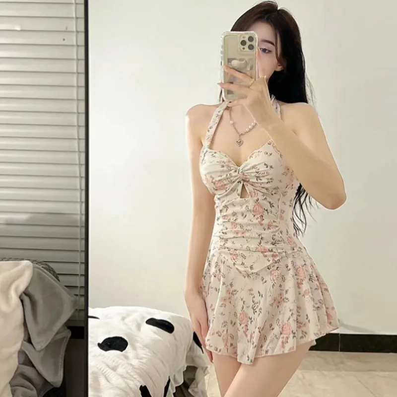 セクシーな韓国ファッション保守的な水着ワンピース花柄プリント - Young Women'S Formal Wear のレビューと価格