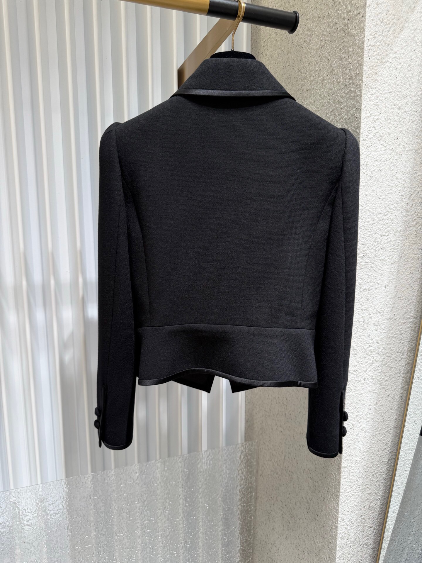 ⁠ 100%ピュアウール ブラック エレガント ボウタイカラ - Tailored Coat Wool のレビューと価格